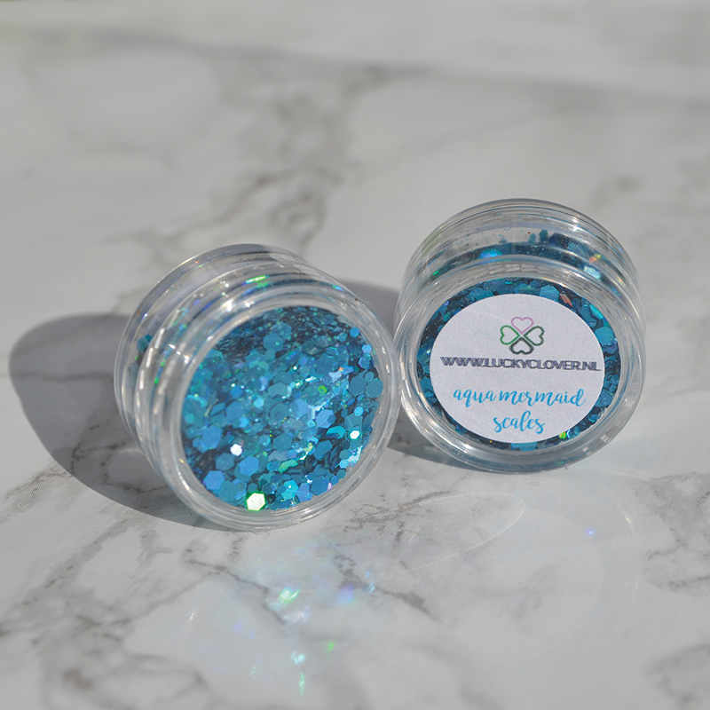 Glitter | aqua mermaid scales